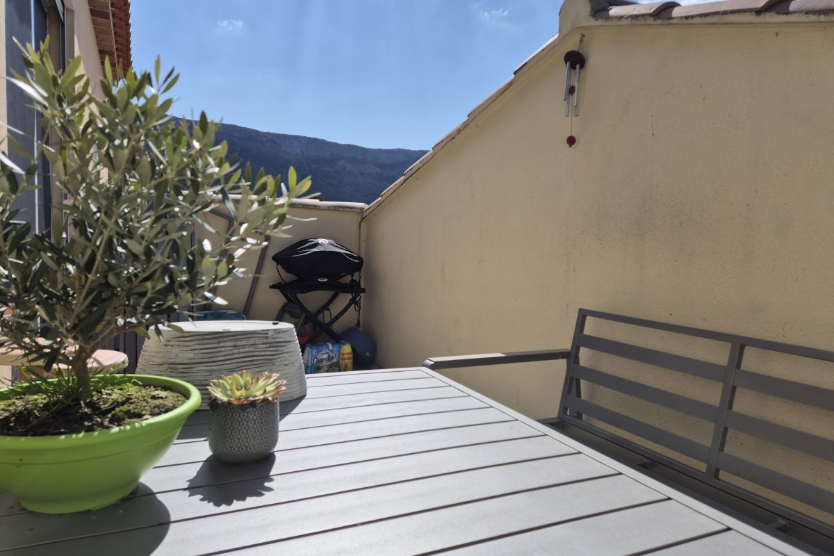 Appartement à vendre, 65m², Plan-d'Aups-Sainte-Baume