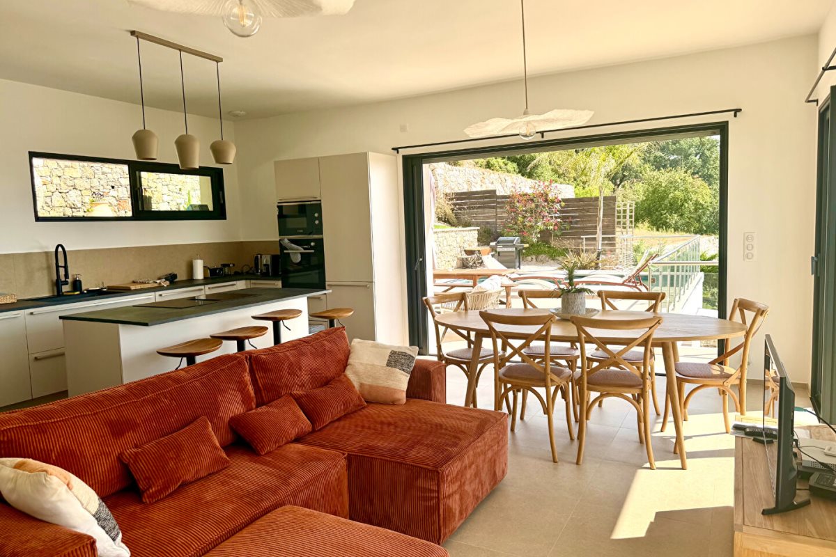 Maison à louer, 150m², Saint-Jeannet