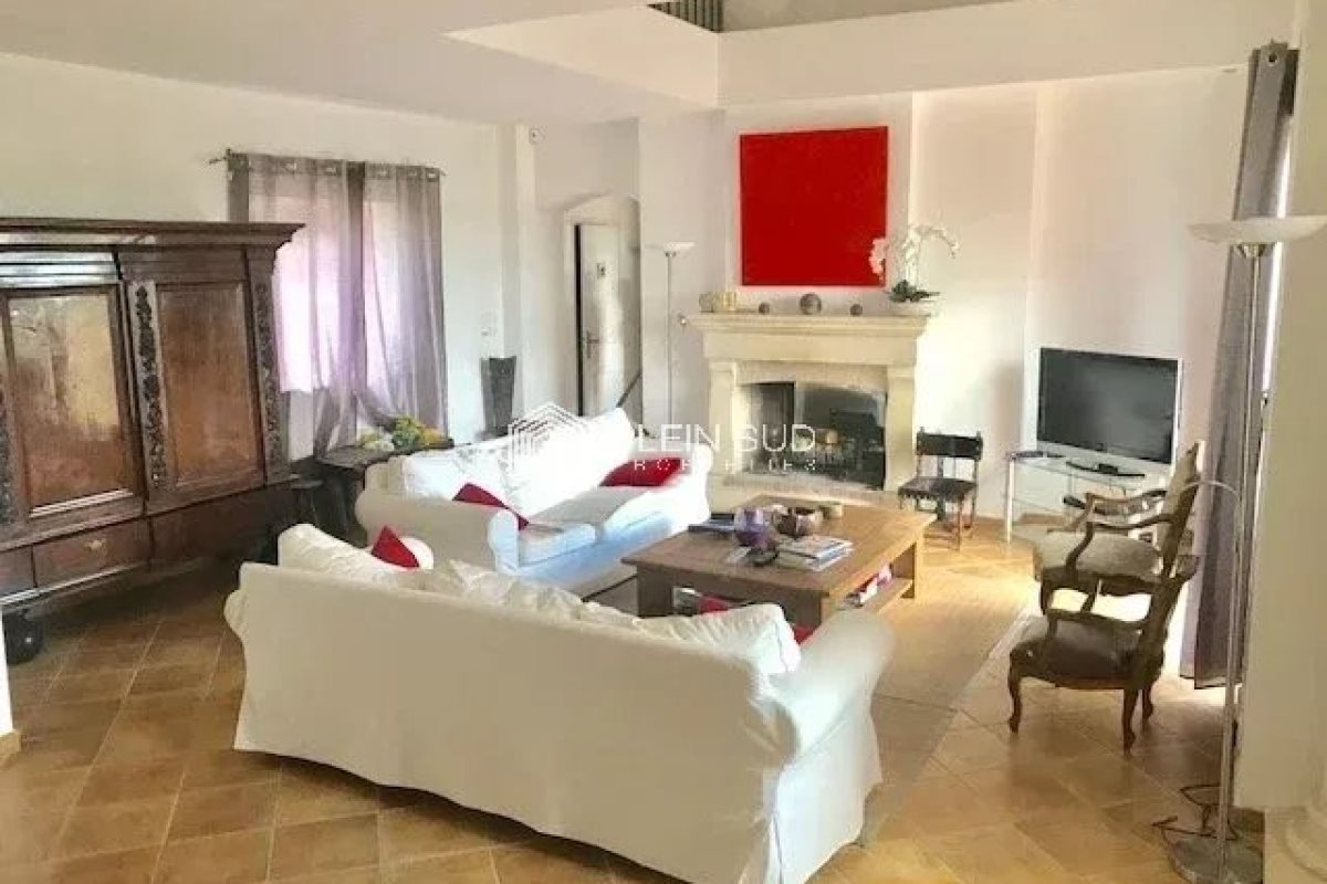 Maison à louer, 290m², Valbonne