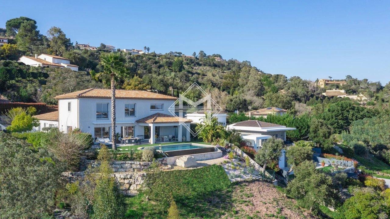 Maison à vendre, 237m², Les Adrets-de-l'Estérel