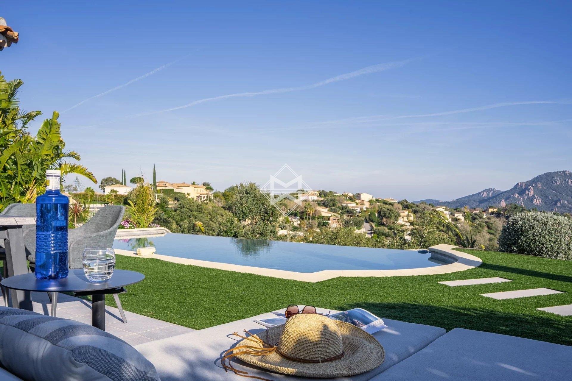 Maison à vendre, 237m², Les Adrets-de-l'Estérel