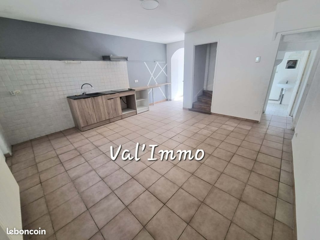 Maison à louer, 51m², Wassy