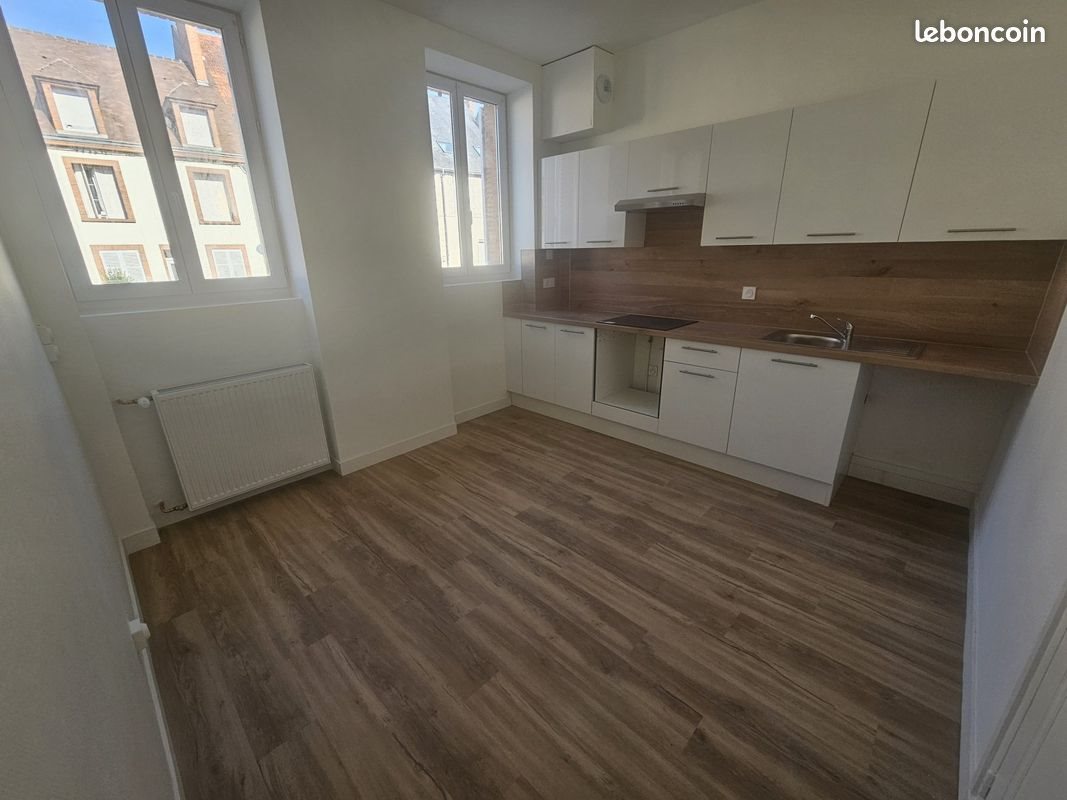 Appartement à louer, 72m², Saint-Denis-de-l'Hôtel