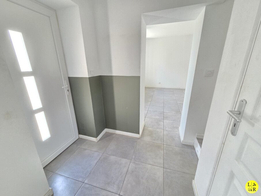 Maison à louer, 103m², Lécluse