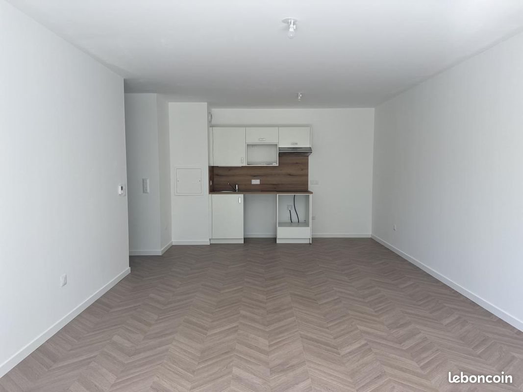 Appartement à louer, 63m², L'Huisserie