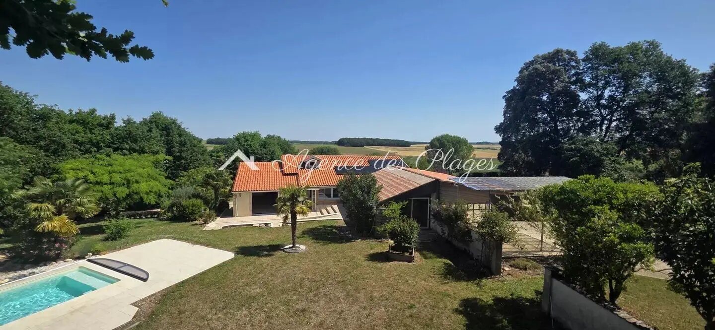Maison à vendre, 185m², Roullet-Saint-Estèphe