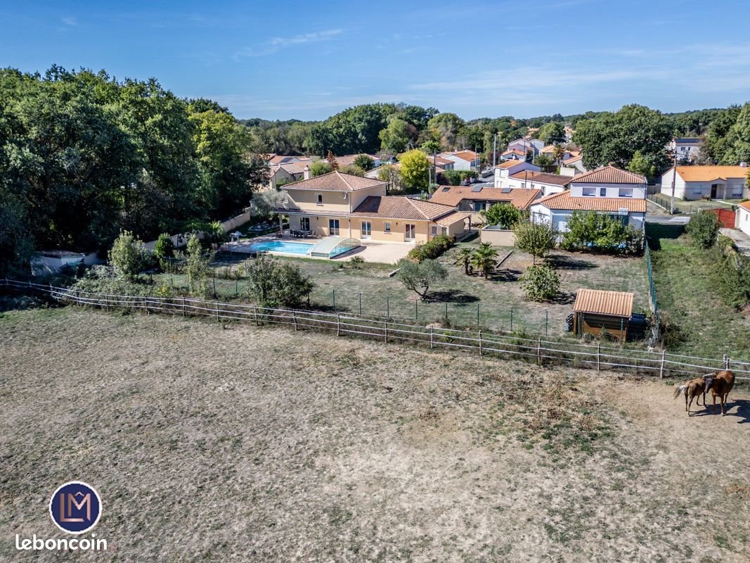 Maison à vendre, 280m², Pont-Saint-Martin