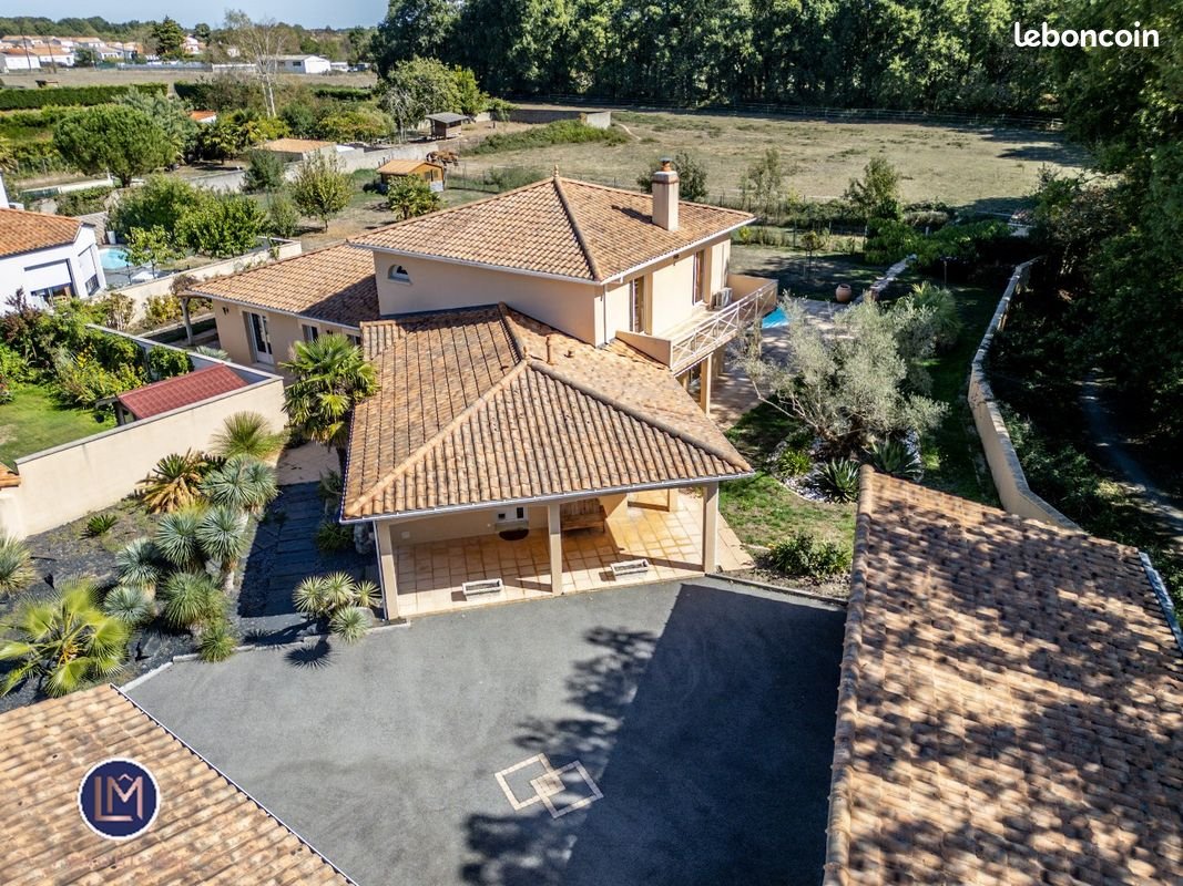 Maison à vendre, 280m², Pont-Saint-Martin