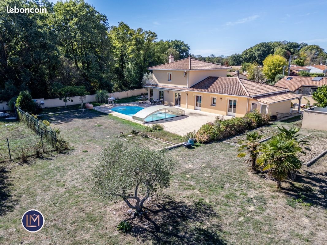 Maison à vendre, 280m², Pont-Saint-Martin