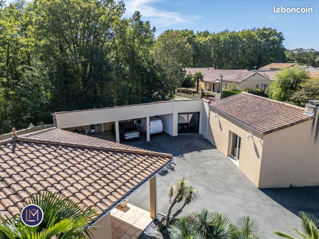 Maison à vendre, 280m², Pont-Saint-Martin
