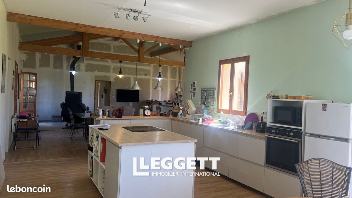 Maison à vendre, 200m², Bonneville-et-Saint-Avit-de-Fumadières