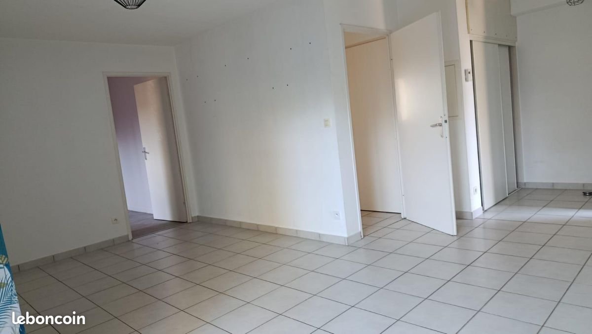 Appartement à louer, 54m², Taden