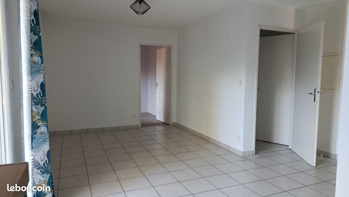 Appartement à louer, 54m², Taden