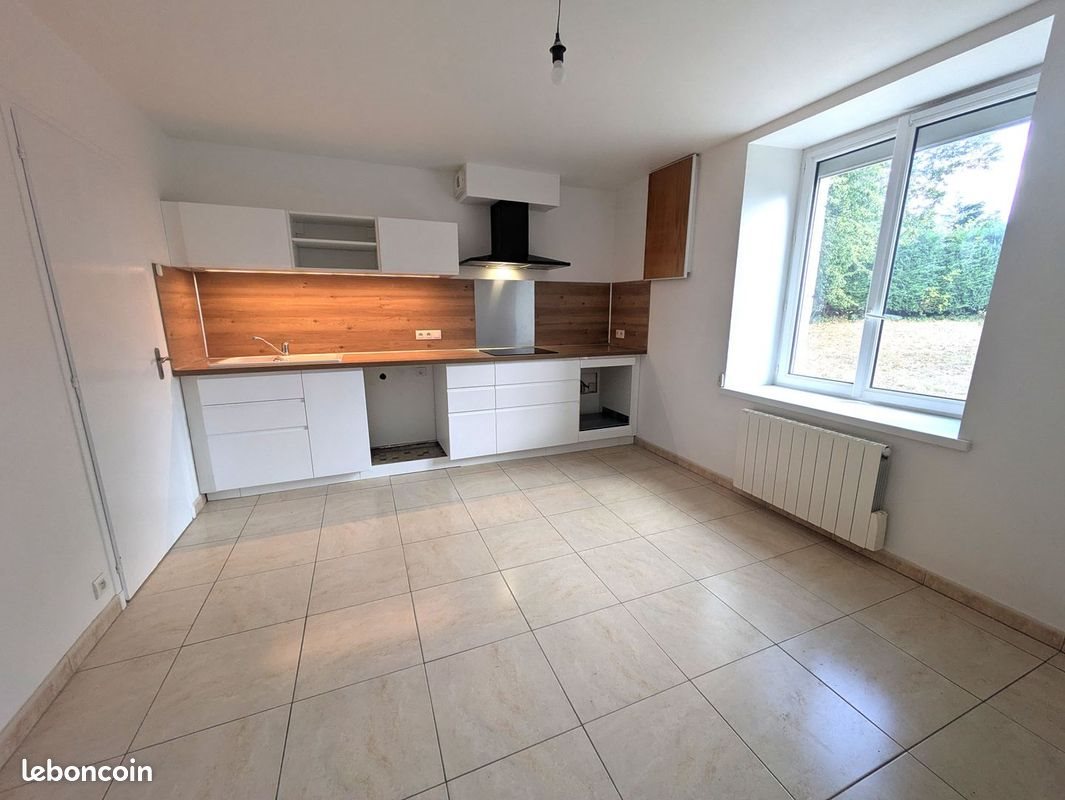 Maison à louer, 79m², Pédernec