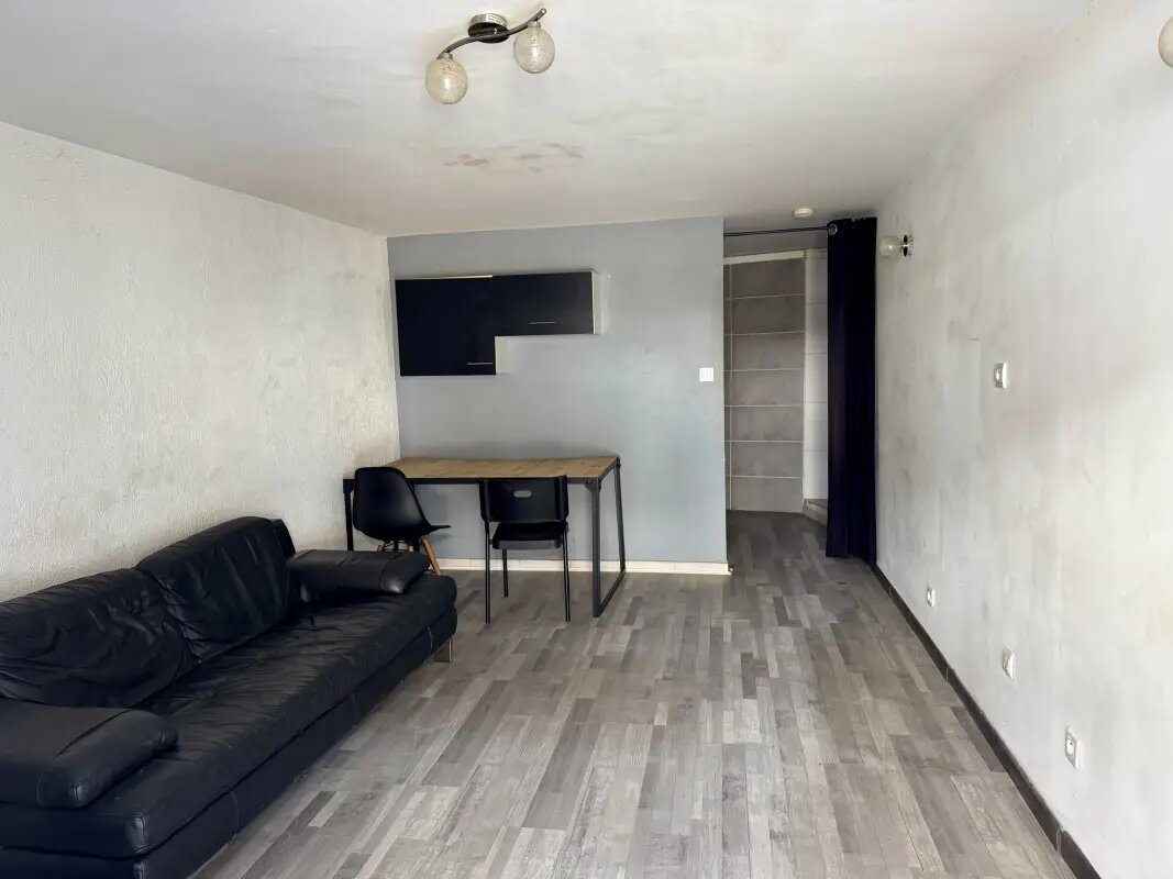 Appartement à louer, 29m², Nîmes