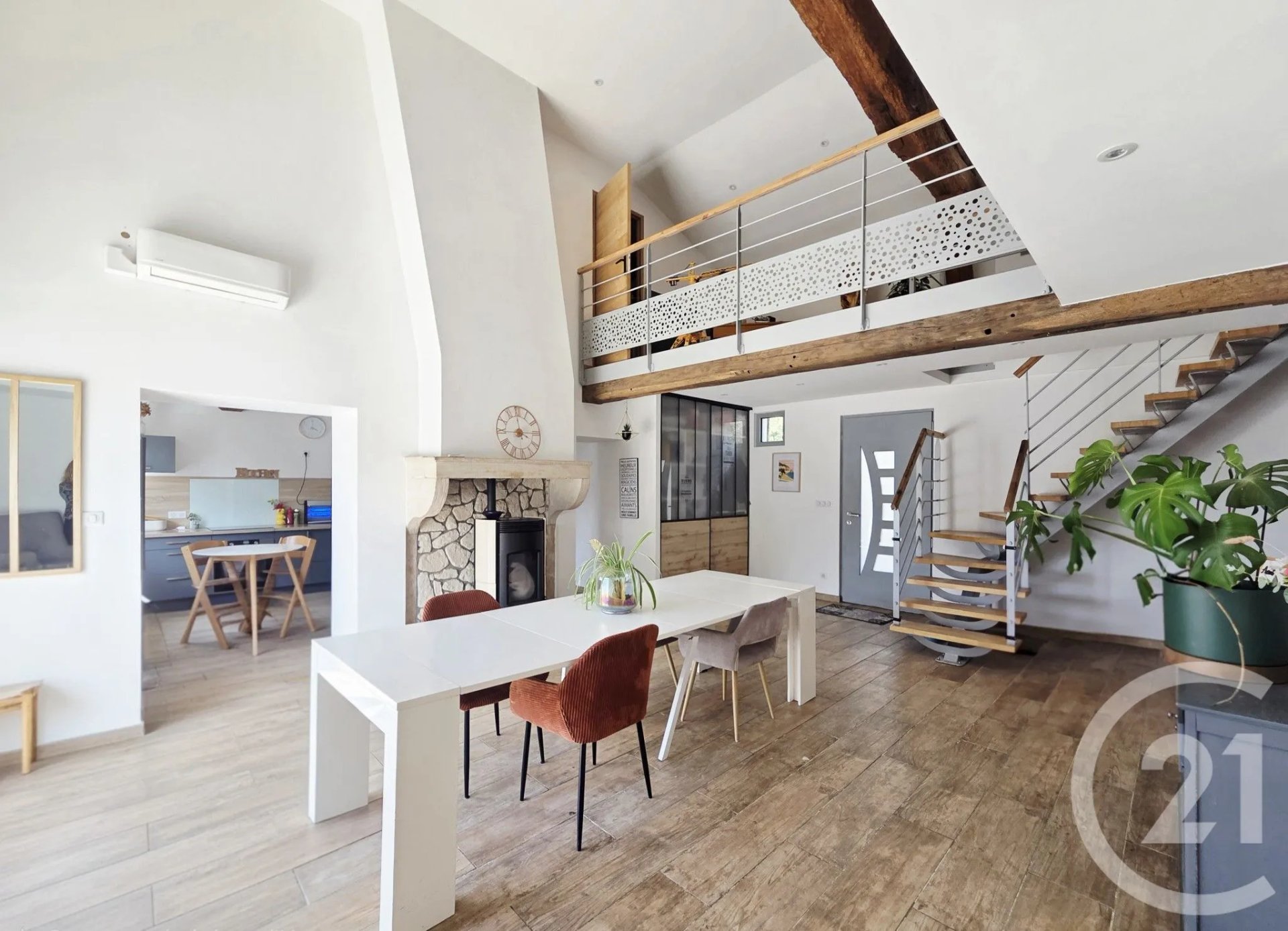 Maison à vendre, 201m², Jayat