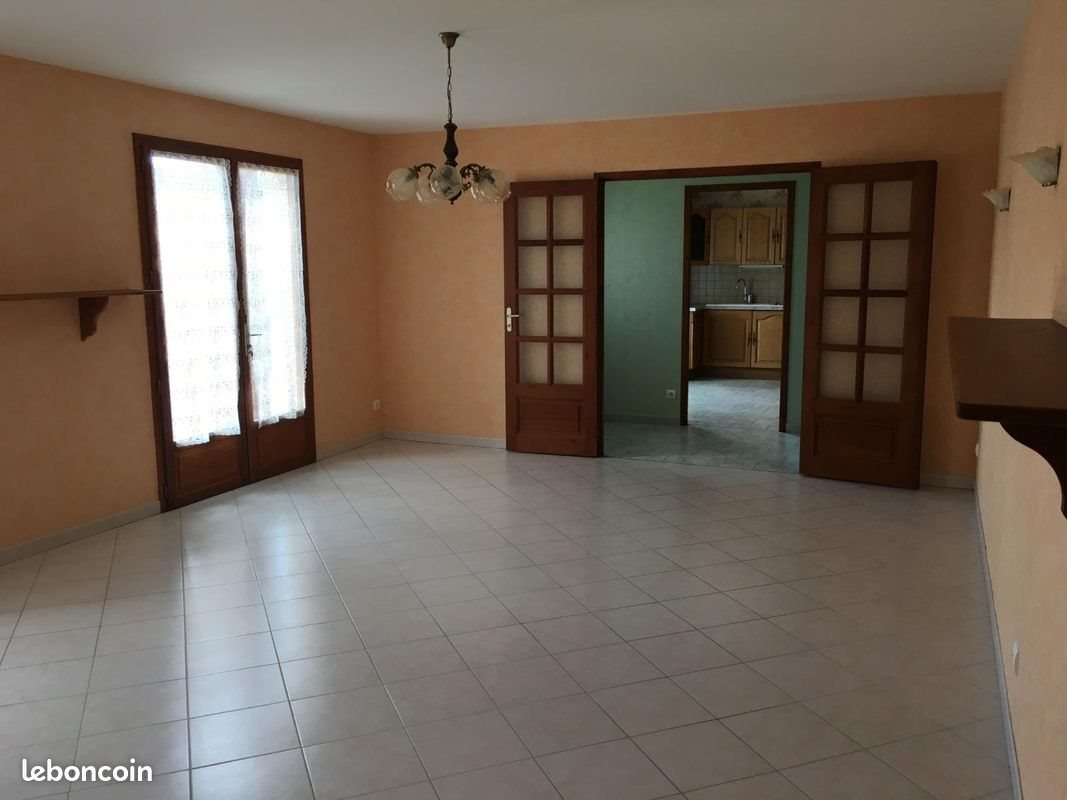 Maison à louer, 100m², Matour