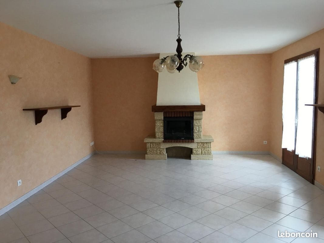 Maison à louer, 100m², Matour