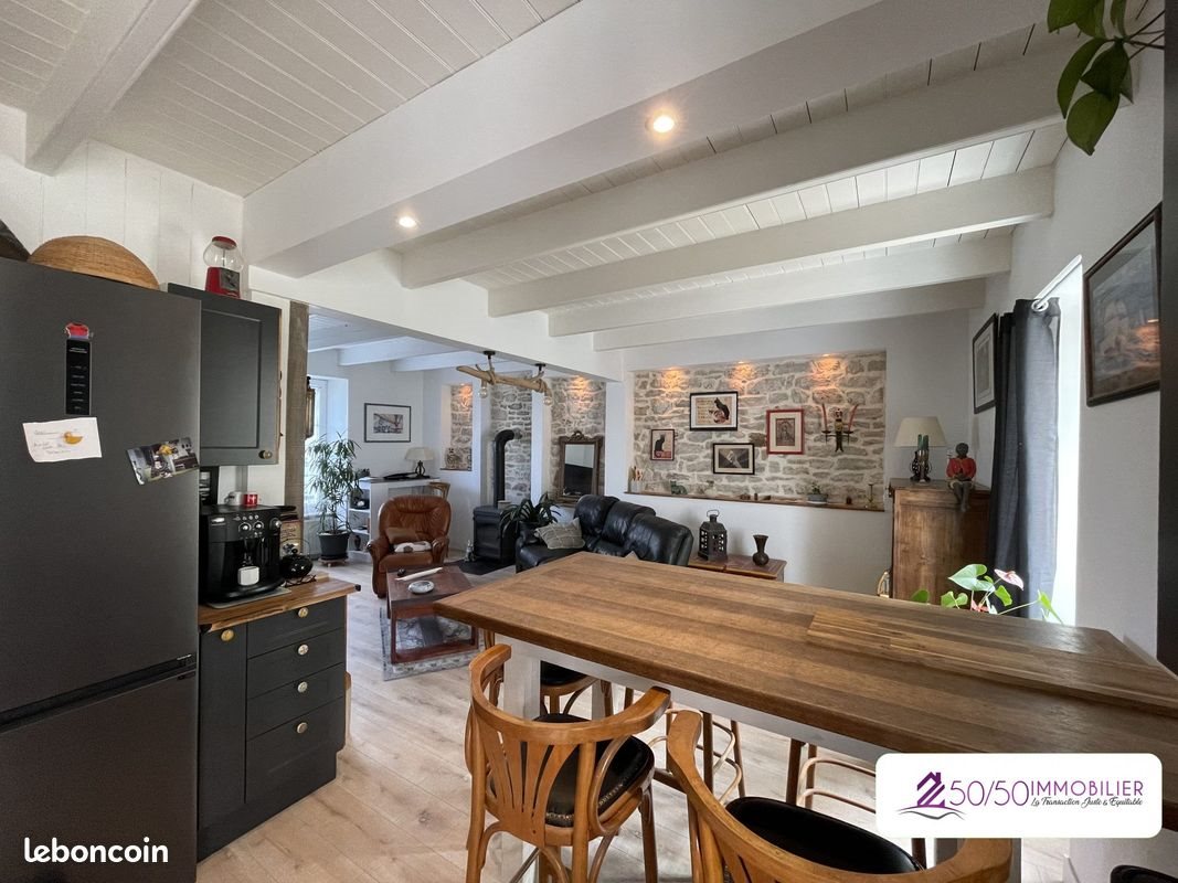 Maison à vendre, 142m², Plomodiern