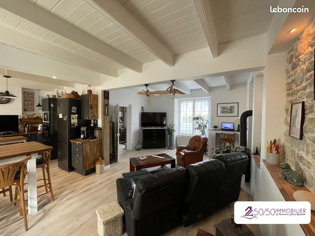 Maison à vendre, 142m², Plomodiern