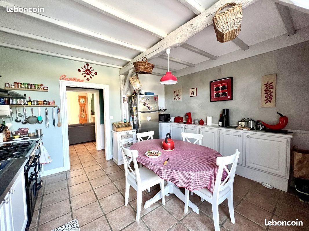 Maison à louer, 180m², Saint-Juéry