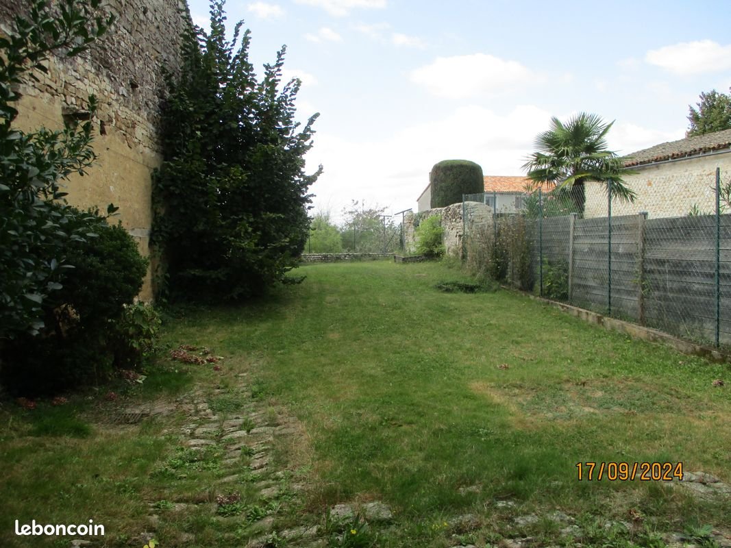 Maison à louer, 140m², Valence-en-Poitou