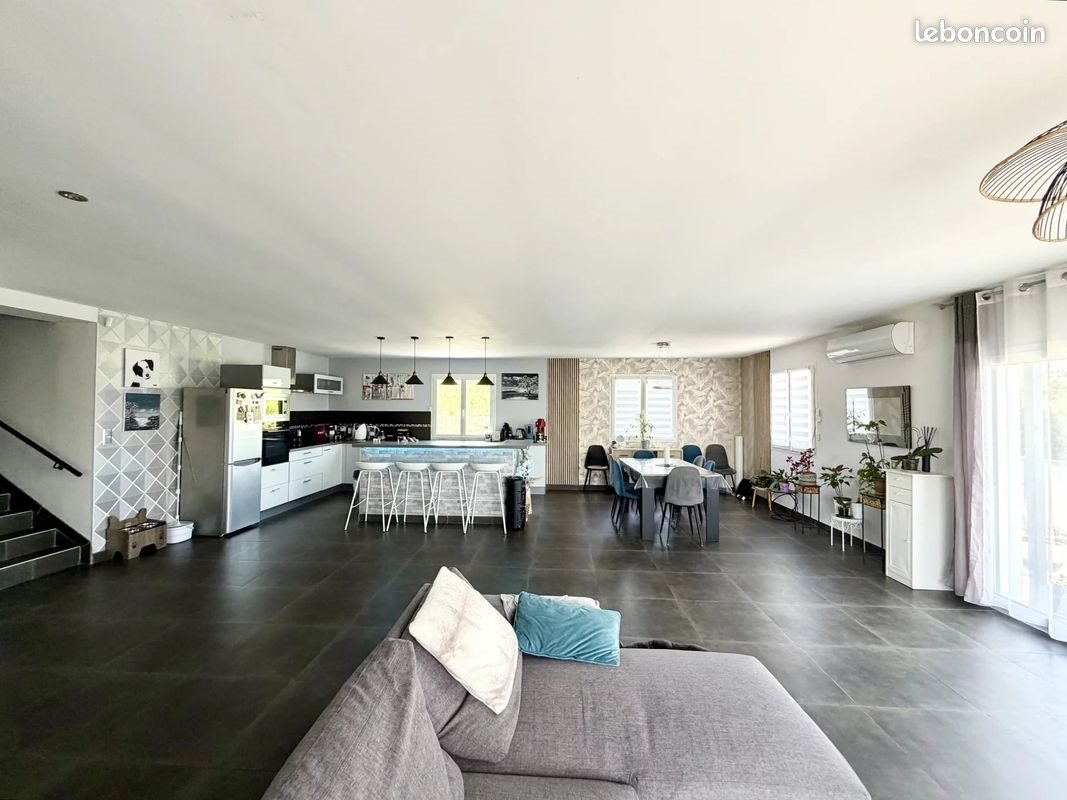 Maison à vendre, 174m², Pérignat-lès-Sarliève