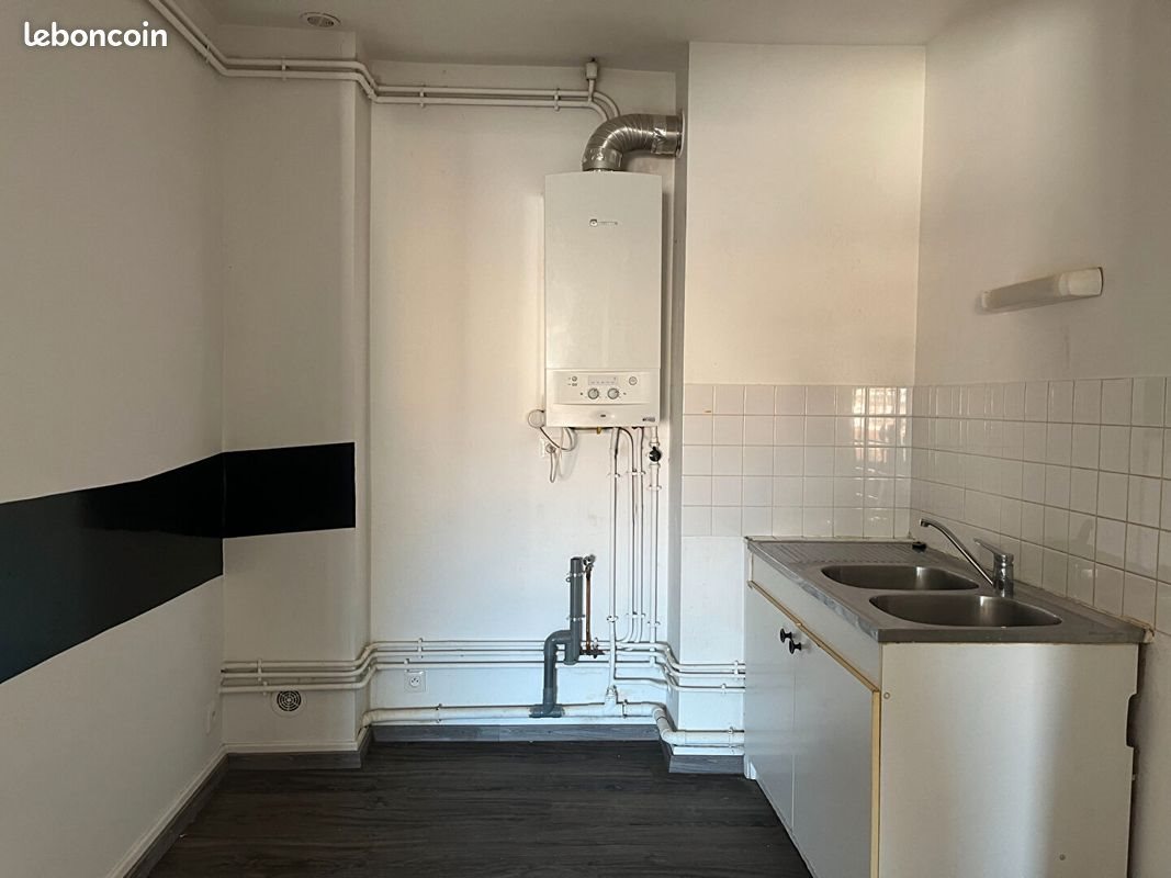 Appartement à louer, 66m², Courpière