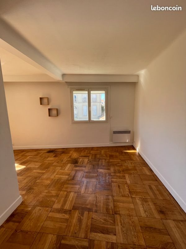 Appartement à louer, 79m², Béziers
