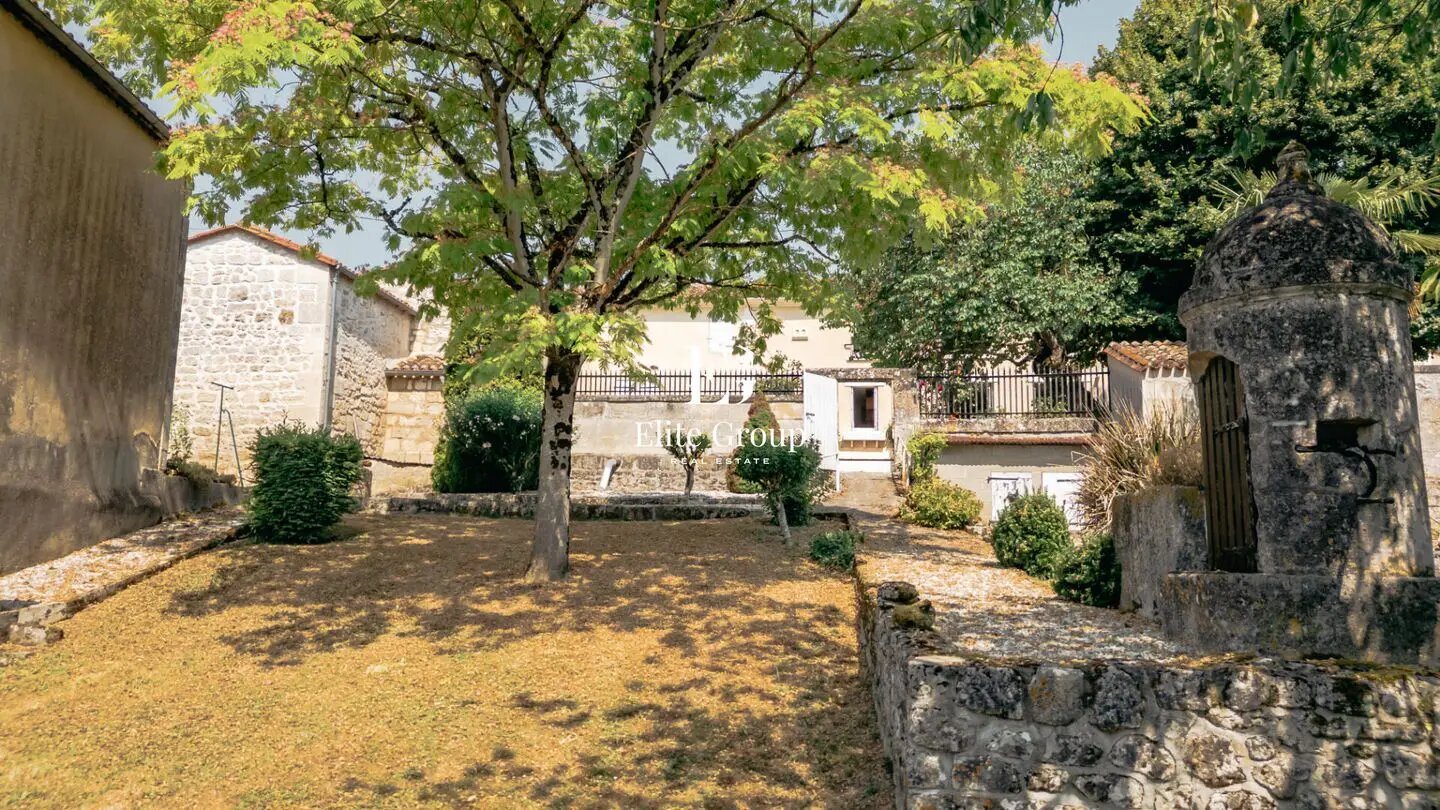 Maison à vendre, 185m², Sireuil