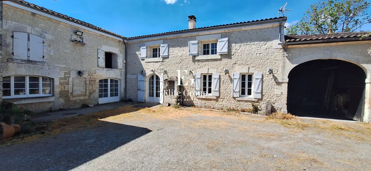 Maison à vendre, 223m², Criteuil-la-Magdeleine