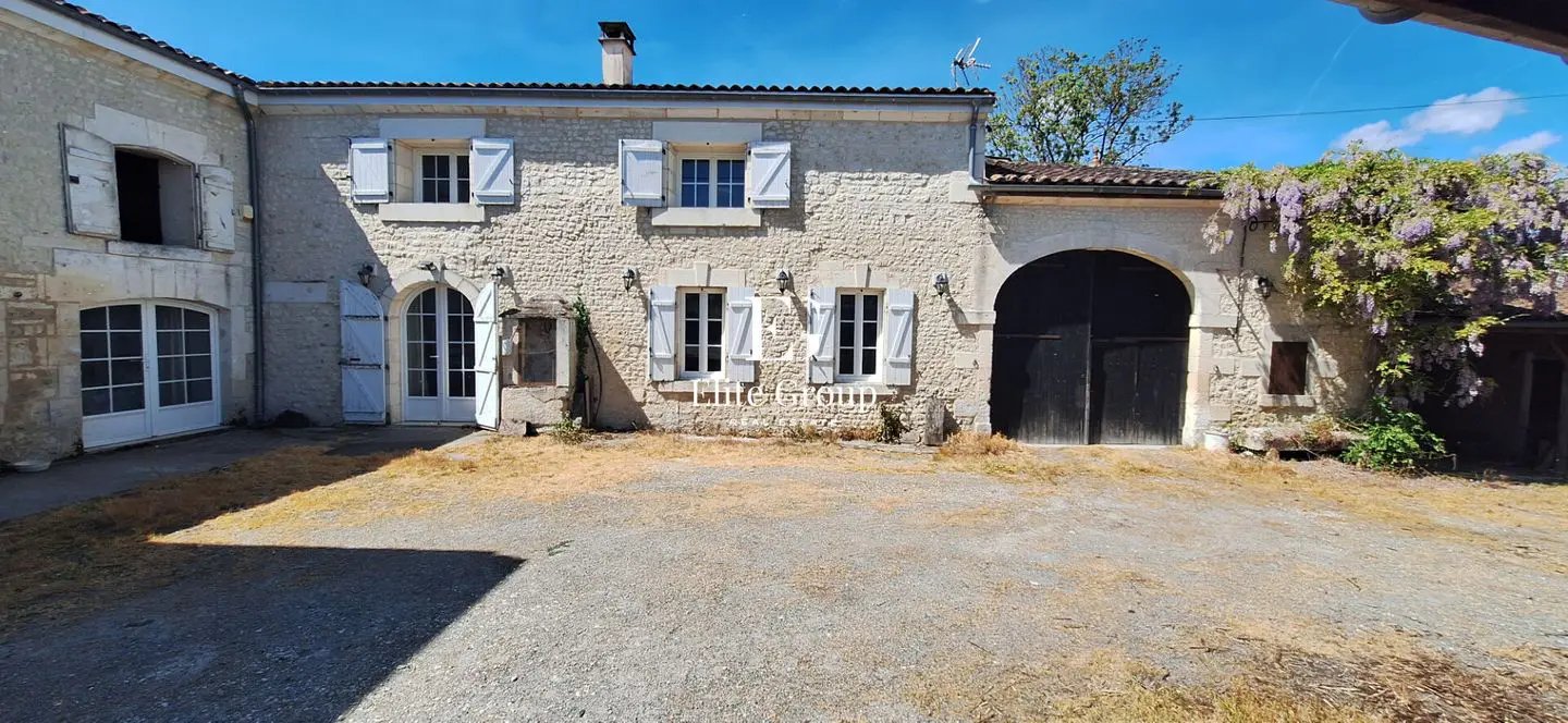 Maison à vendre, 223m², Criteuil-la-Magdeleine