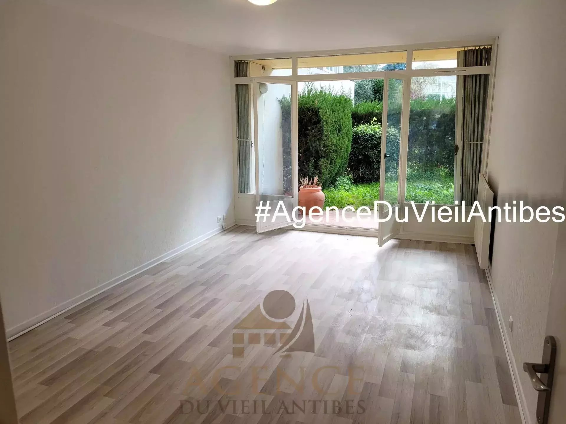 Appartement à louer, 66m², Antibes