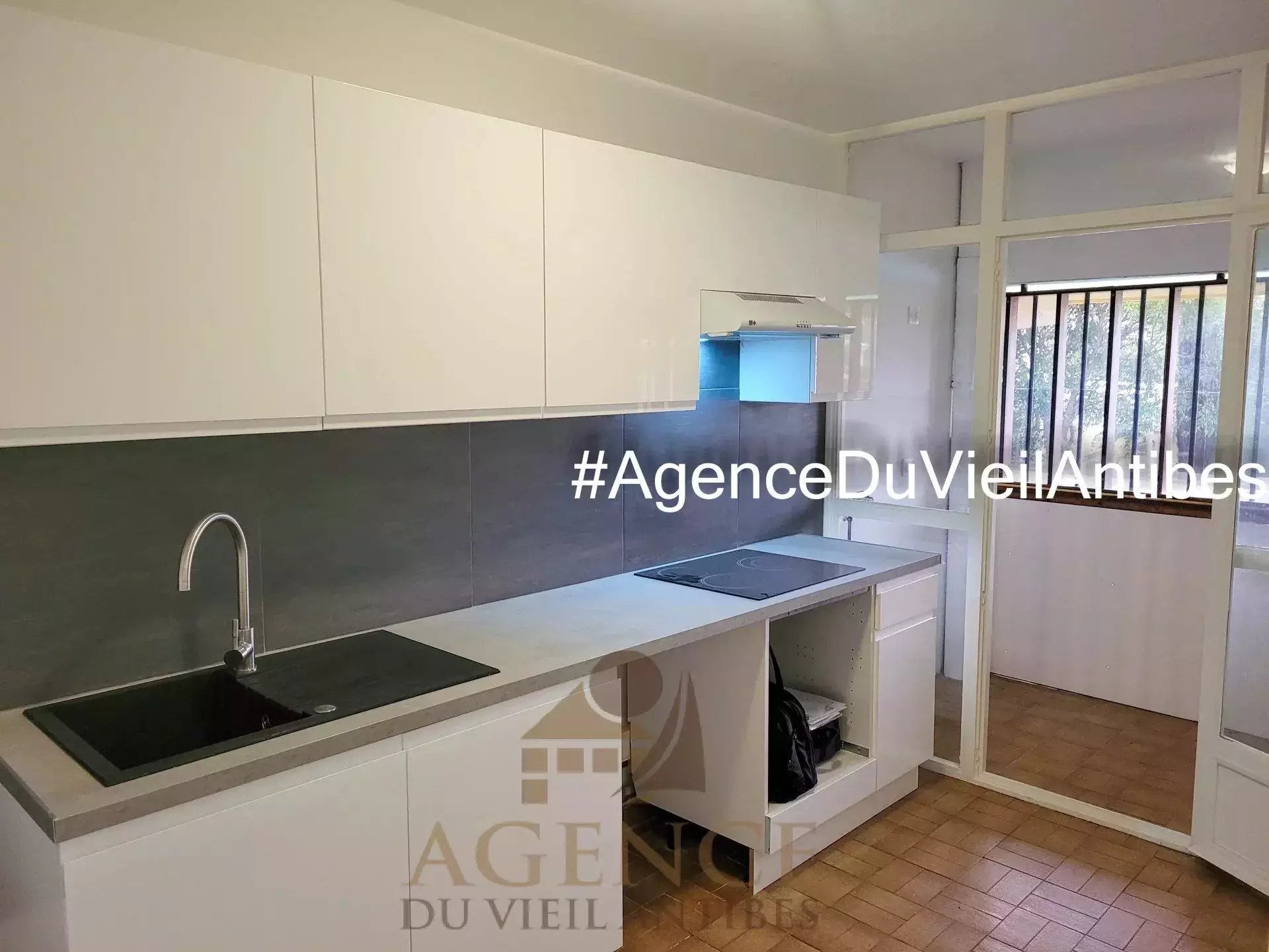 Appartement à louer, 66m², Antibes