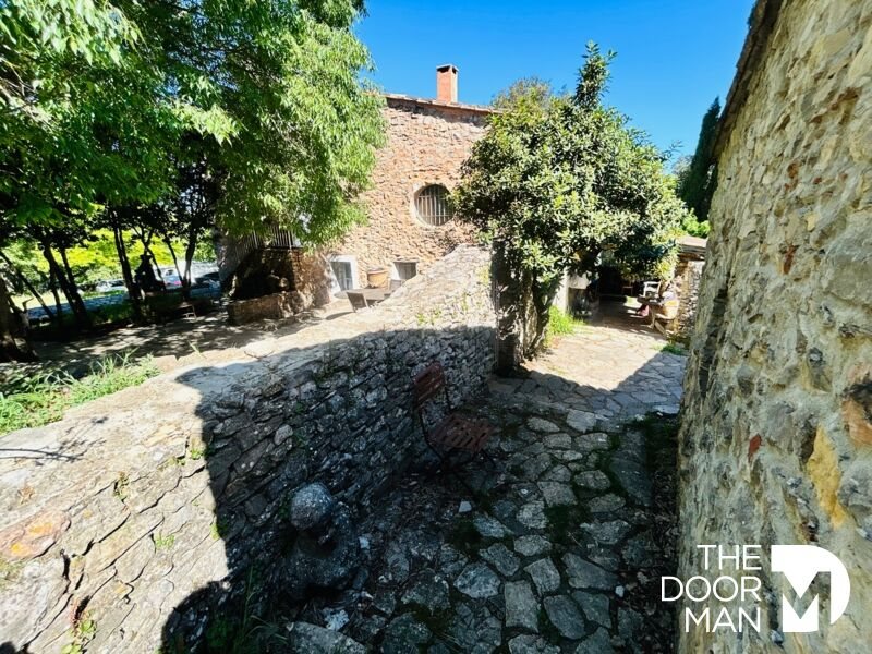 Maison à vendre, 550m², Flassans-sur-Issole