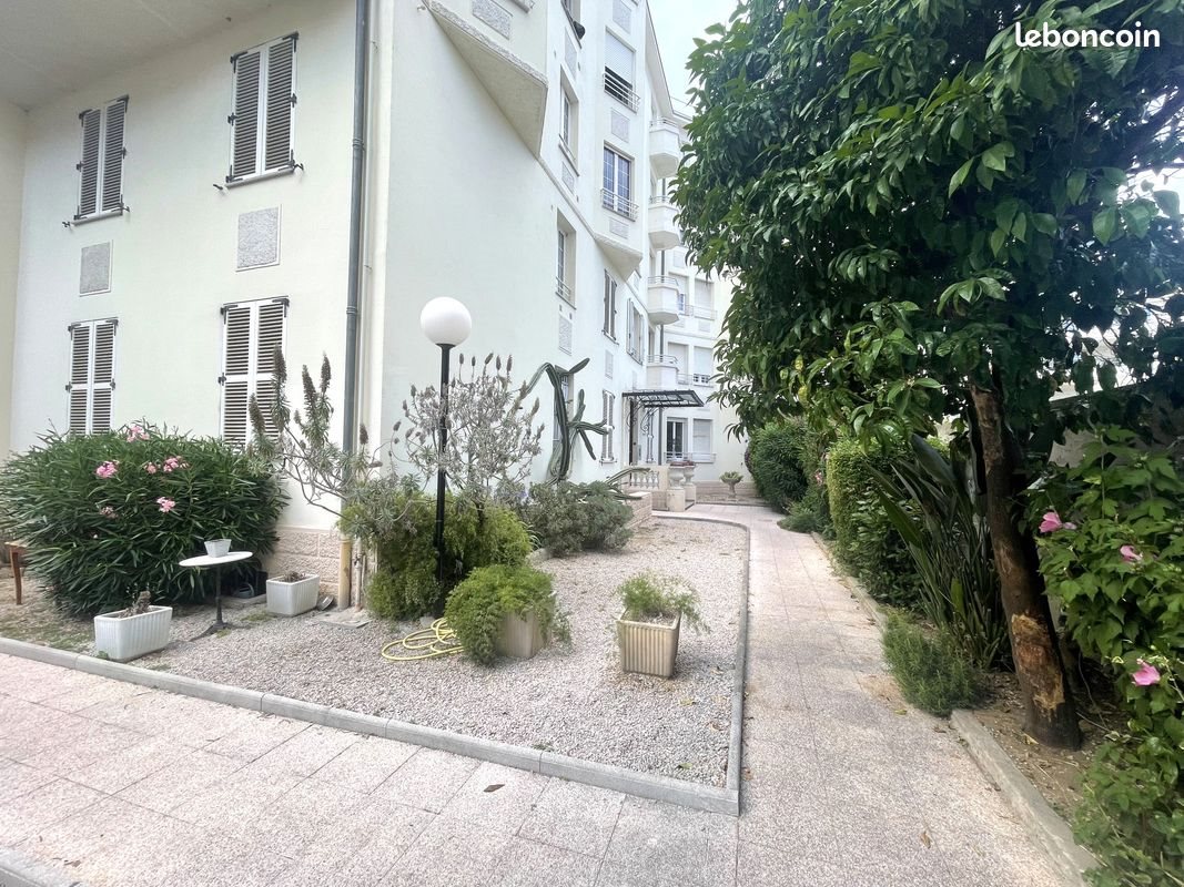 Appartement à louer, 16m², Antibes