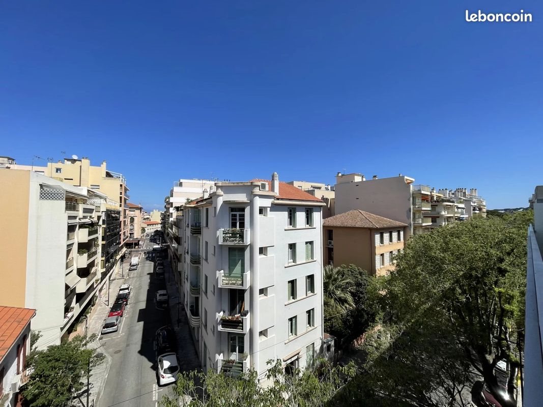 Appartement à louer, 65m², Antibes