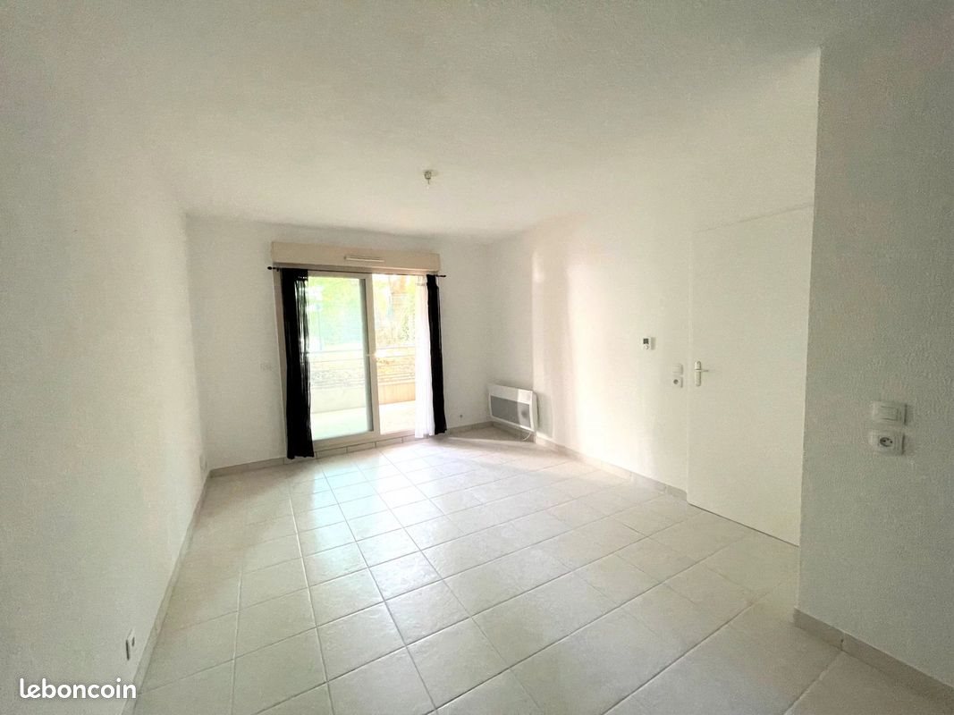 Appartement à louer, 40m², Antibes