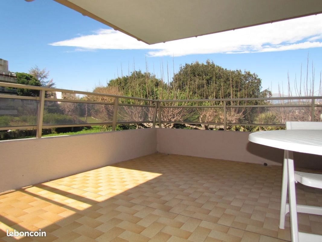 Appartement à louer, 22m², Antibes