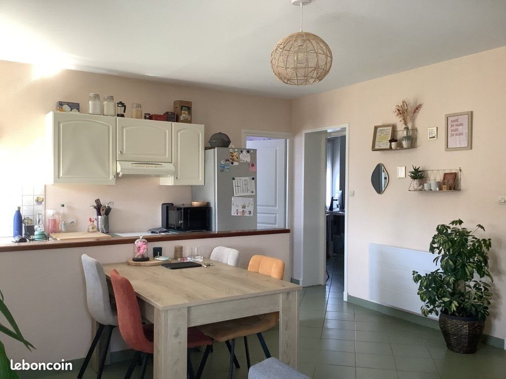 Appartement à louer, 60m², Provin