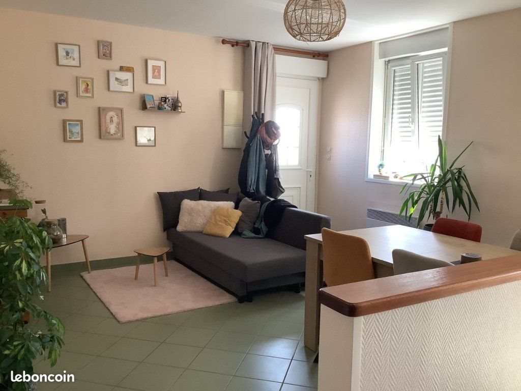 Appartement à louer, 60m², Provin