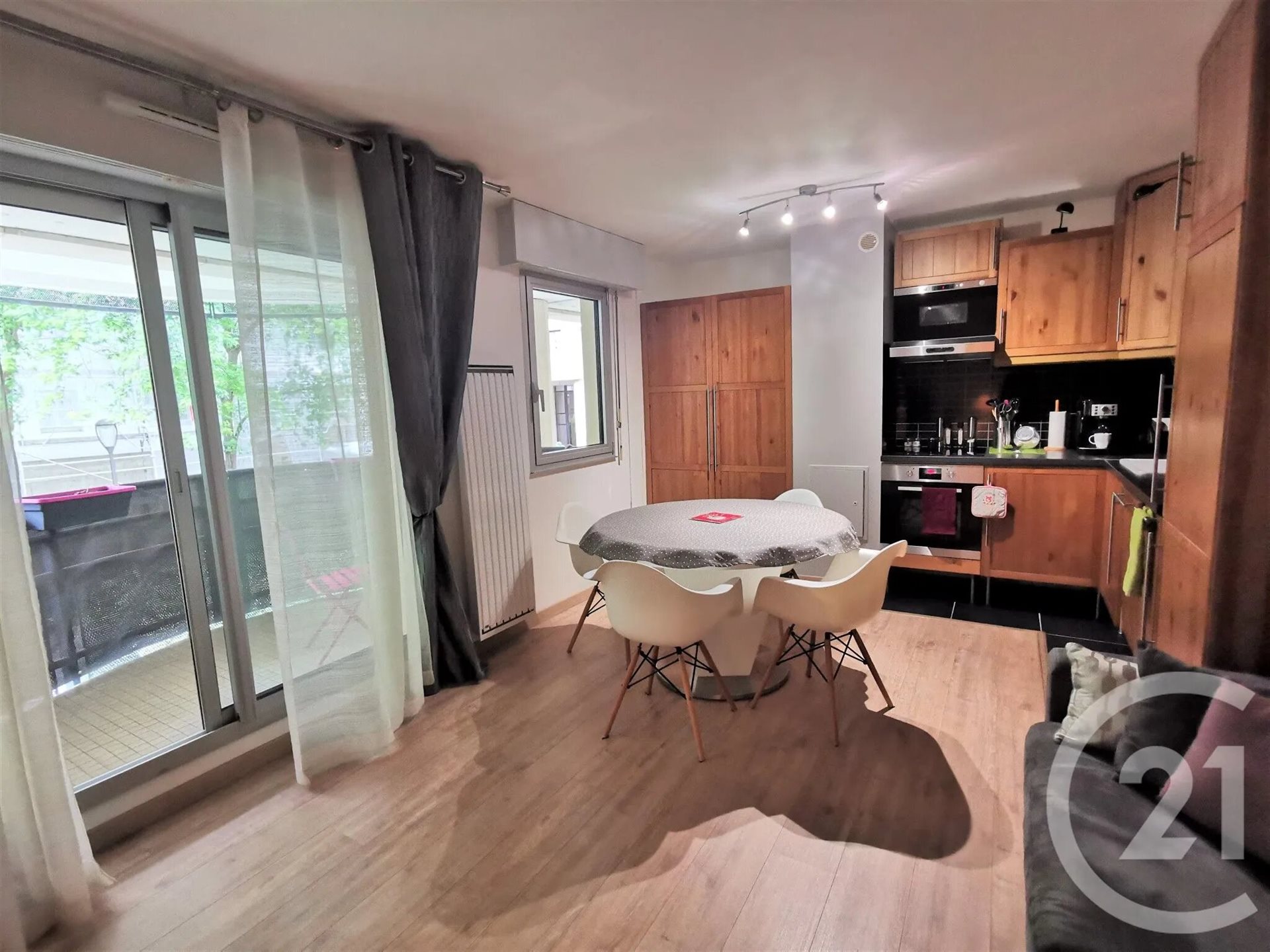 Appartement à louer, 41m², Courbevoie