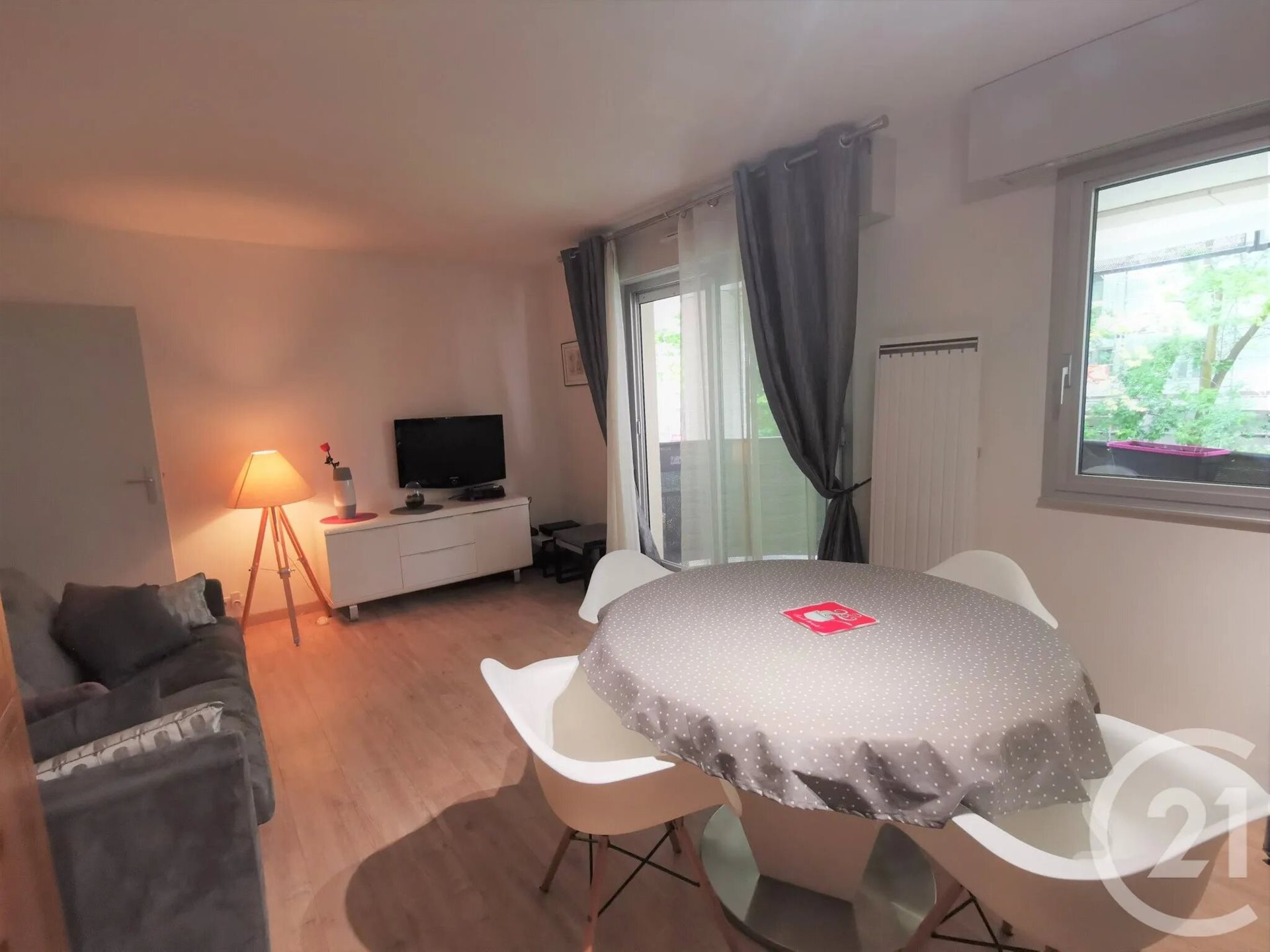 Appartement à louer, 41m², Courbevoie