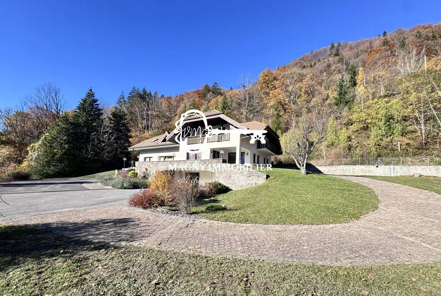 Maison à vendre, 280m², Châtillon-sur-Cluses