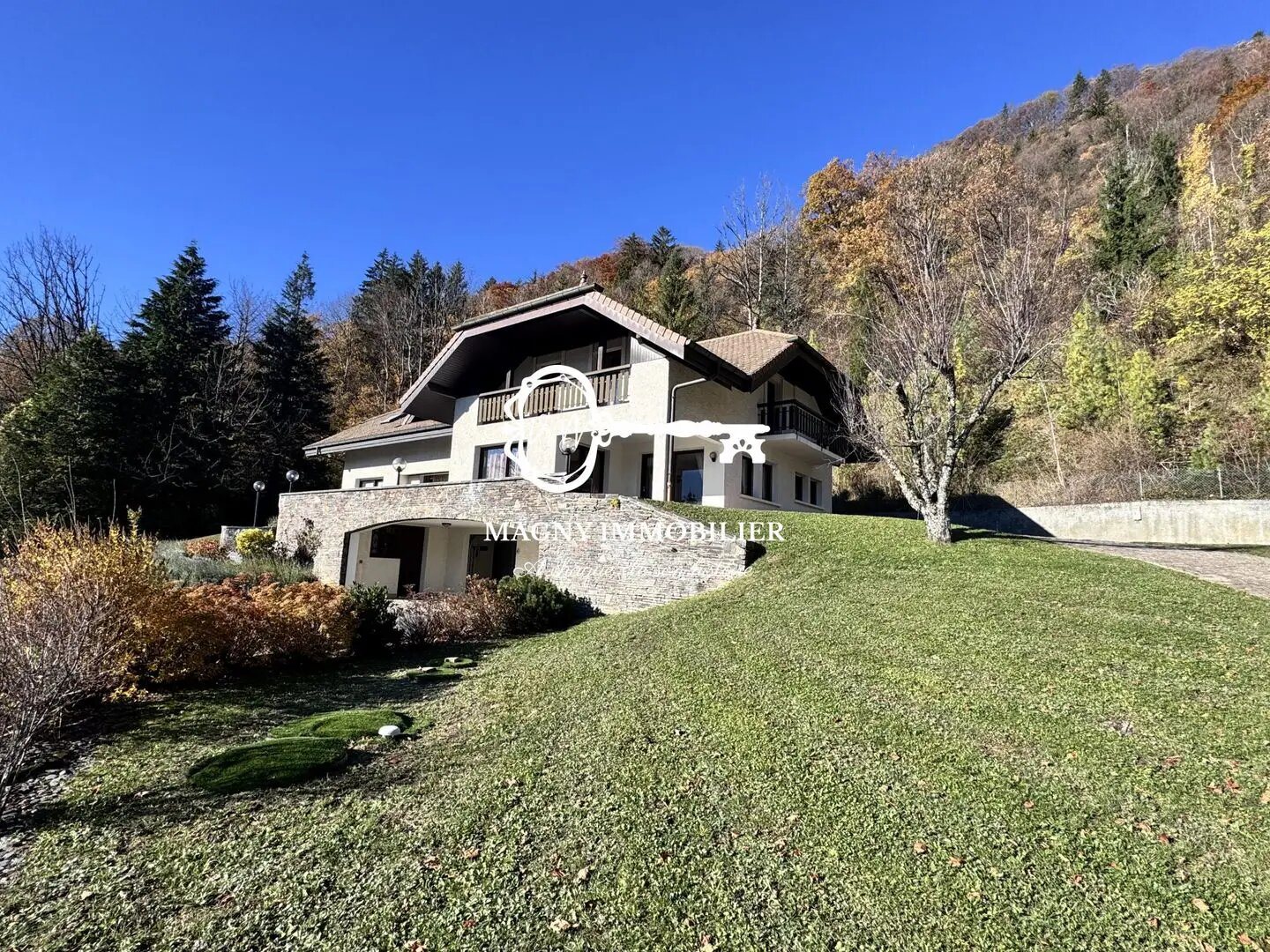 Maison à vendre, 280m², Châtillon-sur-Cluses