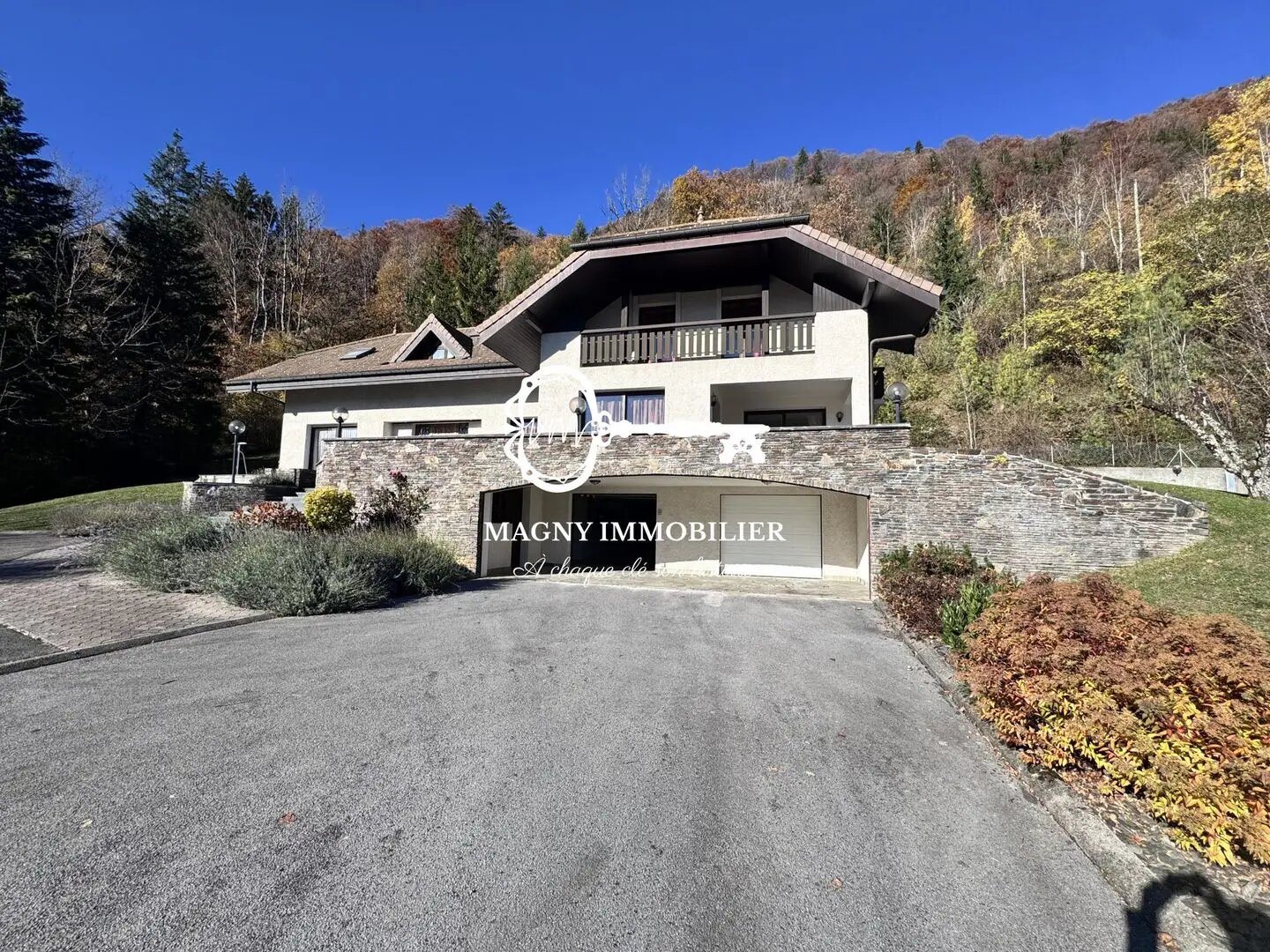 Maison à vendre, 280m², Châtillon-sur-Cluses