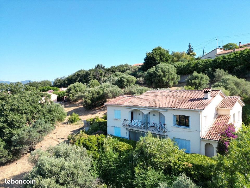 Maison à vendre, 185m², Pierrefeu-du-Var