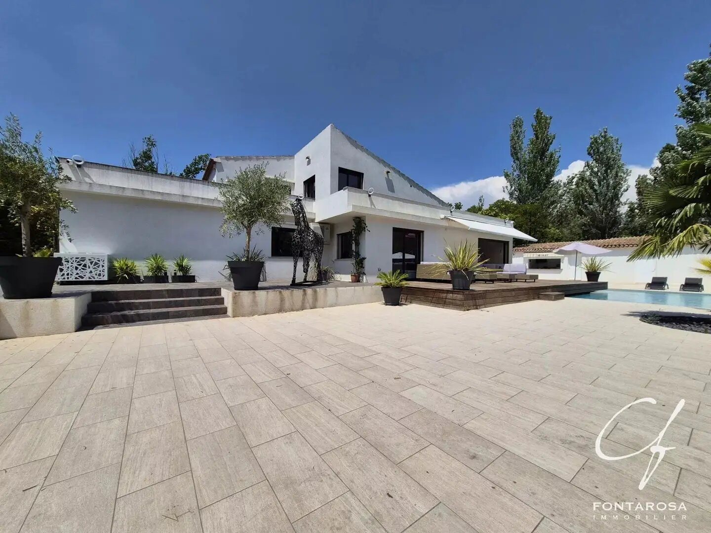 Maison à vendre, 300m², Roquebrune-sur-Argens