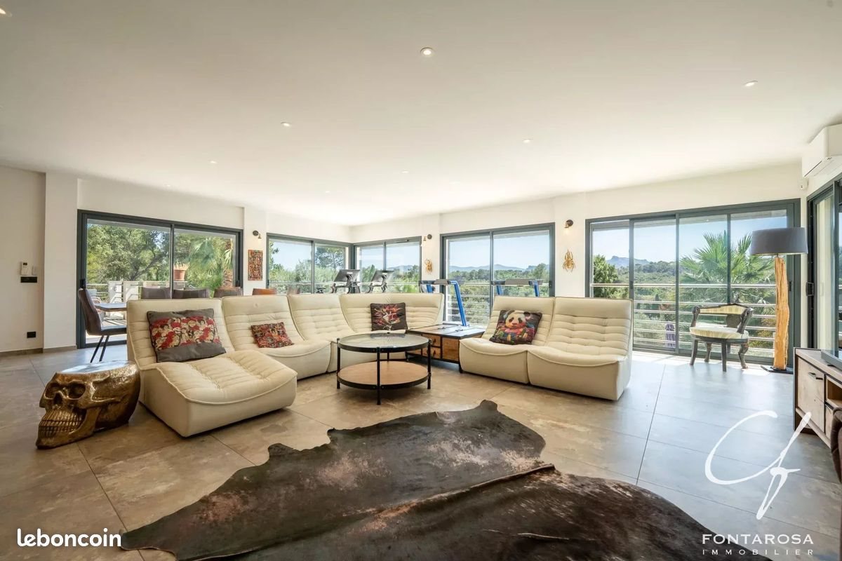 Maison à vendre, 398m², Roquebrune-sur-Argens