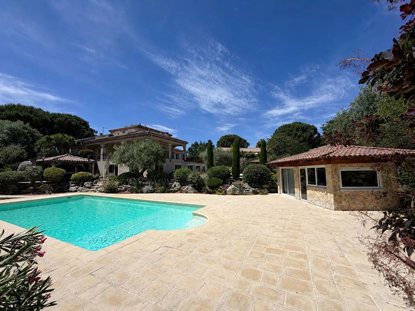 Maison à vendre, 358m², Chatuzange-le-Goubet